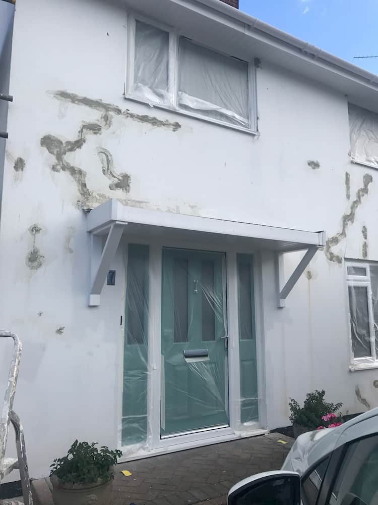 Cracks-Filled-on-Exterior-Walls-Ready-for-Painting